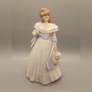 Home Interiors Masterpiece Porcelain Elegant Porcelain "Sarah Jane" Figurine